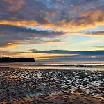 Seabourne Penthouse Stunning Seaviews With Optional Hot Tub Hire At Homesweetholidayhomes 아파트 스카버러