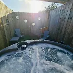Seabourne Penthouse Stunning Seaviews With Optional Hot Tub Hire At Homesweetholidayhomes * Scarborough